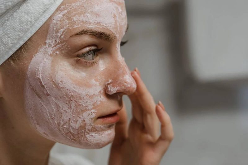 ☀️ Exfoliar la piel en verano: por qué es tan importante y cómo hacerlo de forma natural